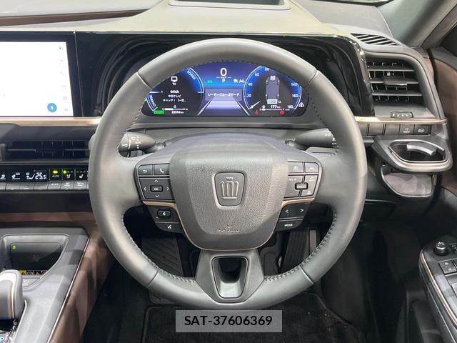 Toyota Crown Crossover 2023-09 8855978-10