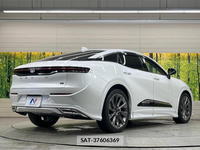 Toyota Crown Crossover 2023-09 8855978-16