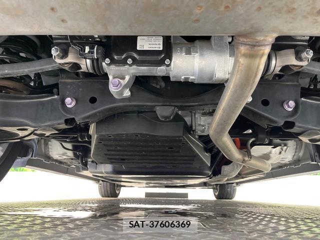 Toyota Crown Crossover 2023-09 8855978-18