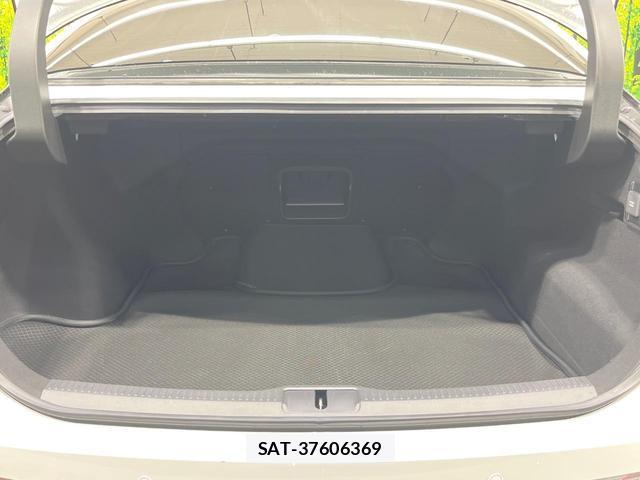 Toyota Crown Crossover 2023-09 8855978-9