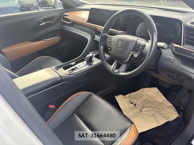 Toyota Crown Crossover 2023-04 8856146-10