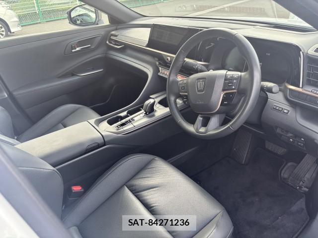 Toyota Crown Crossover 2023-03 8856162-11
