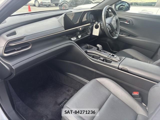 Toyota Crown Crossover 2023-03 8856162-5