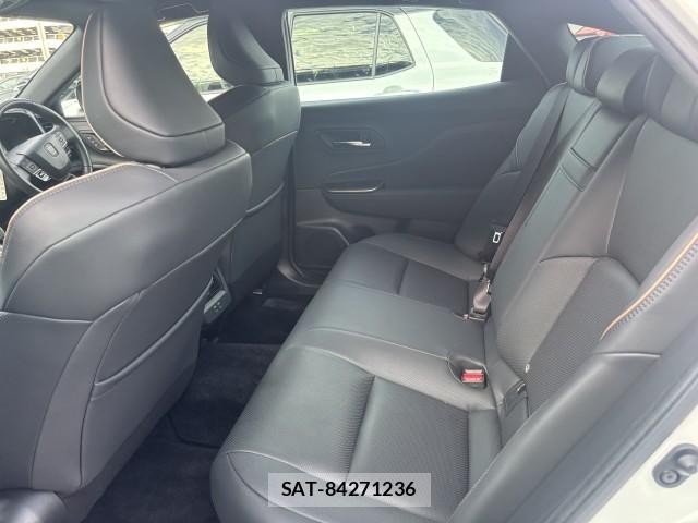 Toyota Crown Crossover 2023-03 8856162-6