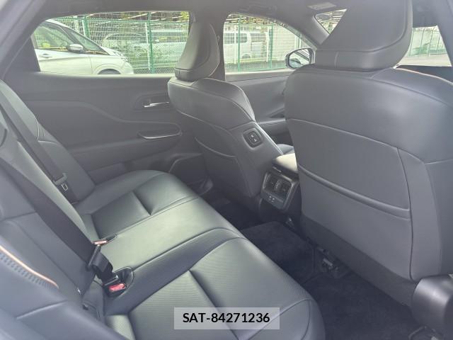 Toyota Crown Crossover 2023-03 8856162-9