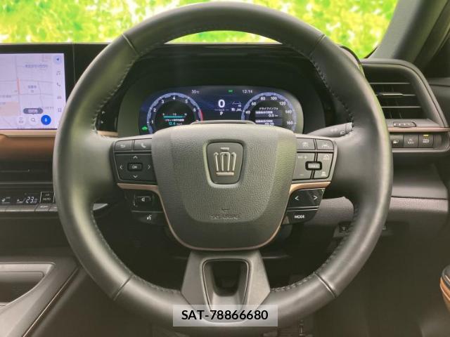 Toyota Crown Crossover 2023-08 8856877-14