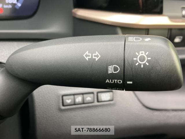 Toyota Crown Crossover 2023-08 8856877-15