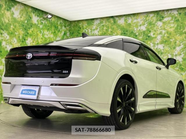 Toyota Crown Crossover 2023-08 8856877-2
