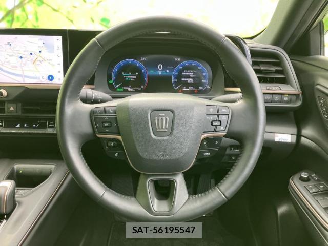 Toyota Crown Crossover 2023-04 8857070-14