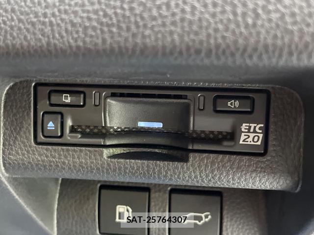Toyota CROWN ESTATE 2025-09 8855041-6