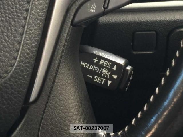 Toyota CROWN HYBRID 2017-10 8854499-11