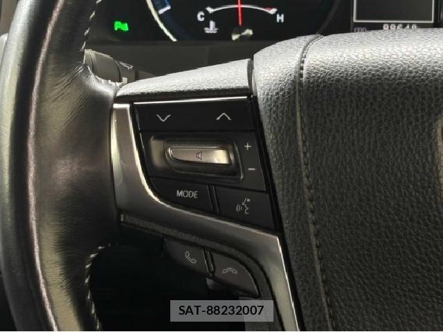 Toyota CROWN HYBRID 2017-10 8854499-3