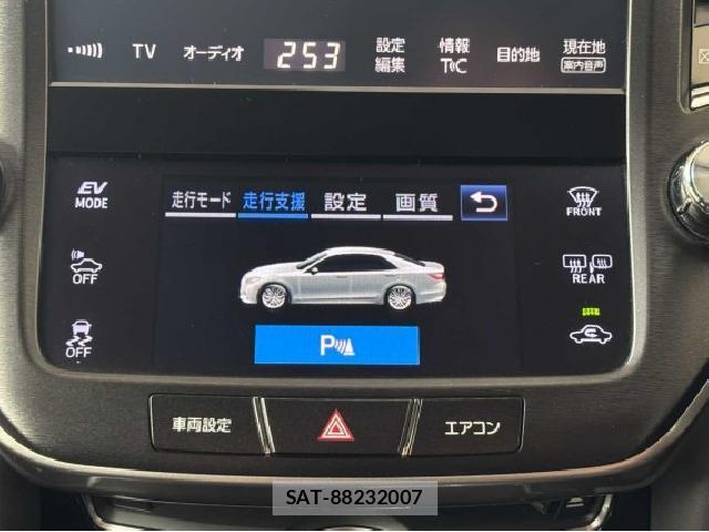 Toyota CROWN HYBRID 2017-10 8854499-4