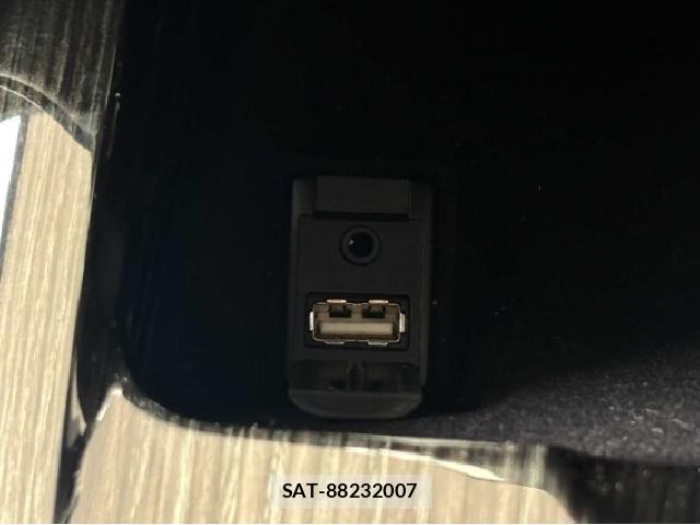 Toyota CROWN HYBRID 2017-10 8854499-7