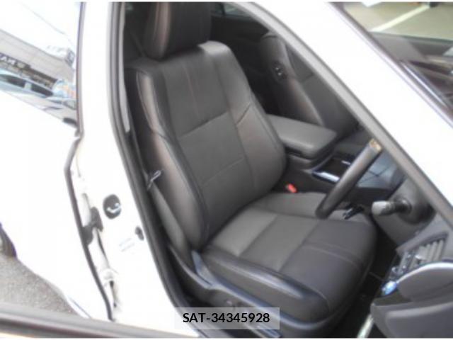 Toyota CROWN HYBRID 2018-02 8855776-12