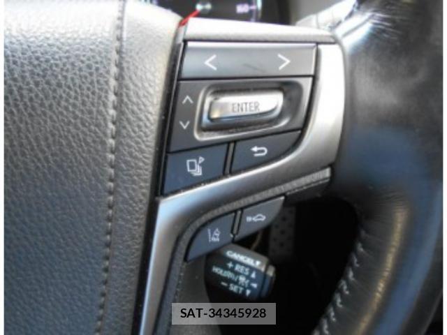 Toyota CROWN HYBRID 2018-02 8855776-9