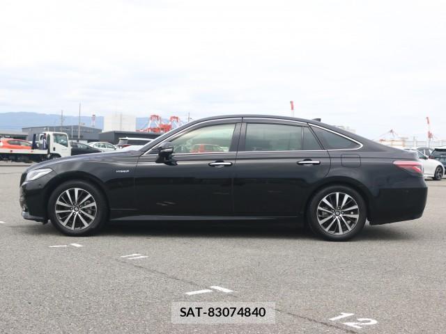 Toyota CROWN HYBRID 2018-07 8856022-10
