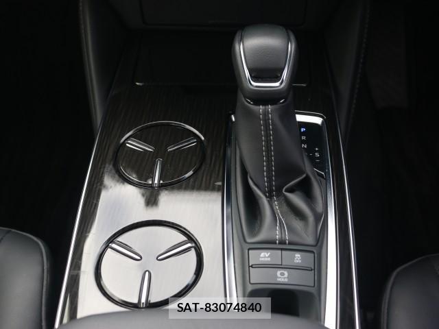 Toyota CROWN HYBRID 2018-07 8856022-15