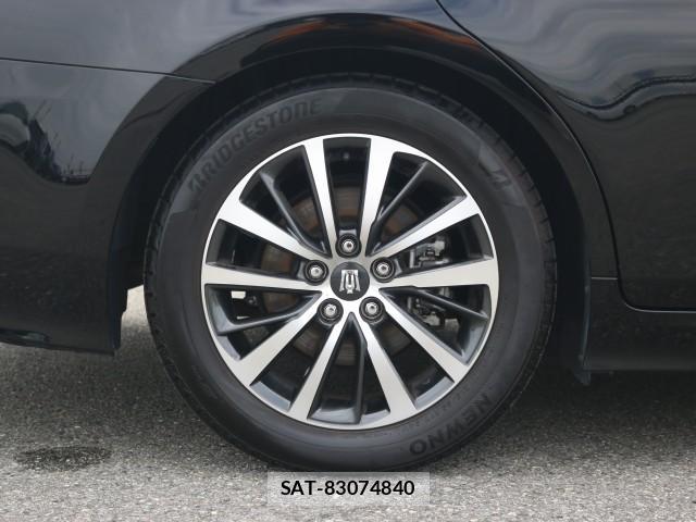 Toyota CROWN HYBRID 2018-07 8856022-19