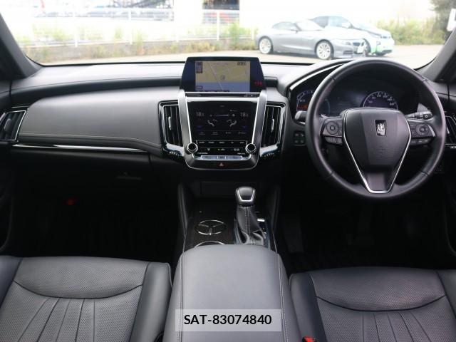 Toyota CROWN HYBRID 2018-07 8856022-2