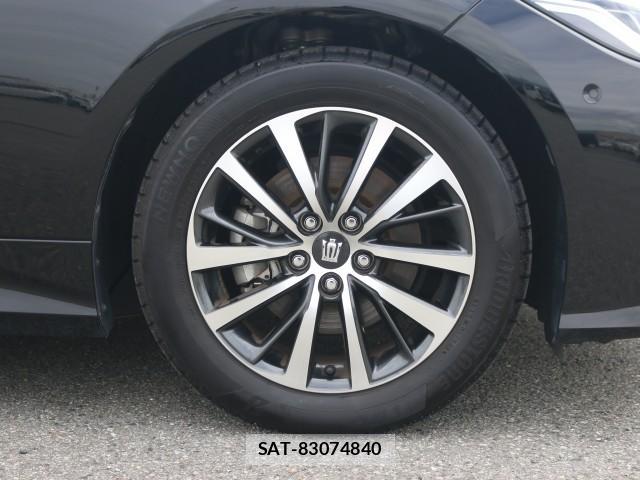 Toyota CROWN HYBRID 2018-07 8856022-8