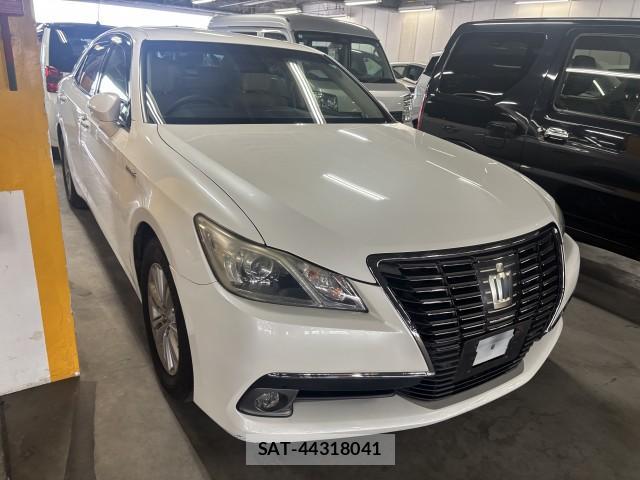 Toyota CROWN HYBRID 2013-10 8856168-1