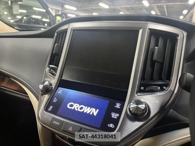 Toyota CROWN HYBRID 2013-10 8856168-9