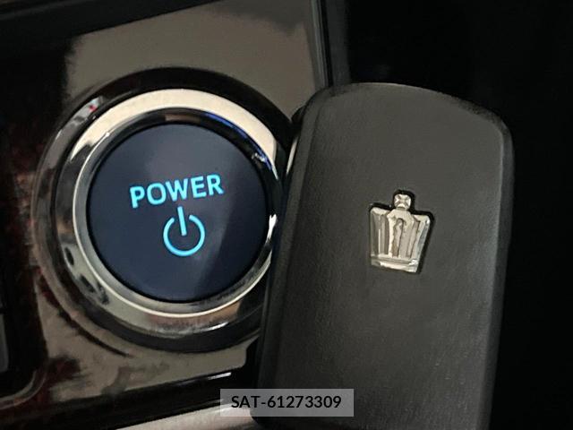 Toyota CROWN HYBRID 2016-04 8856197-6