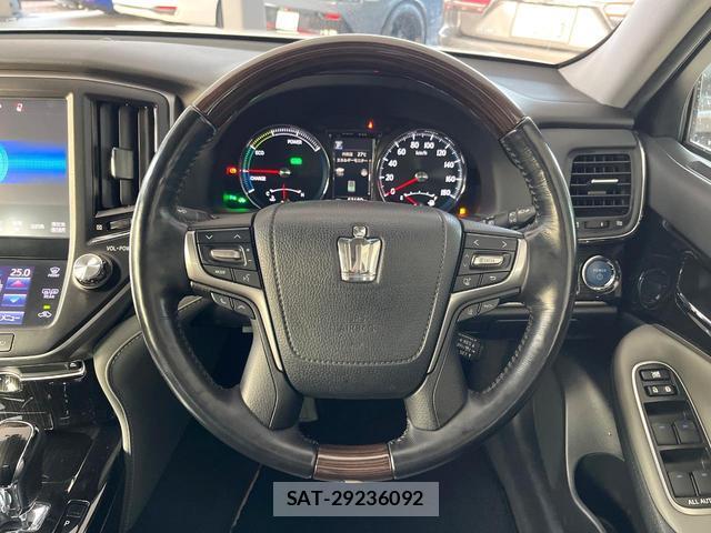 Toyota CROWN HYBRID 2017-01 8856199-10
