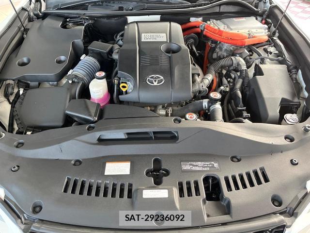 Toyota CROWN HYBRID 2017-01 8856199-17