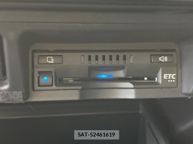 Toyota CROWN HYBRID 2019-04 8856800-10