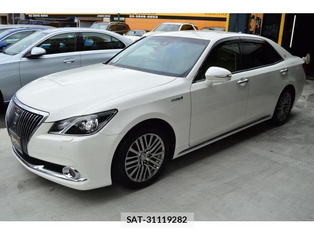 Toyota CROWN MAJESTA 2017-07 8854465-1