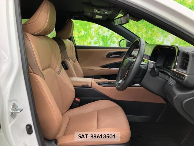 Toyota CROWN 2024-03 8854774-3