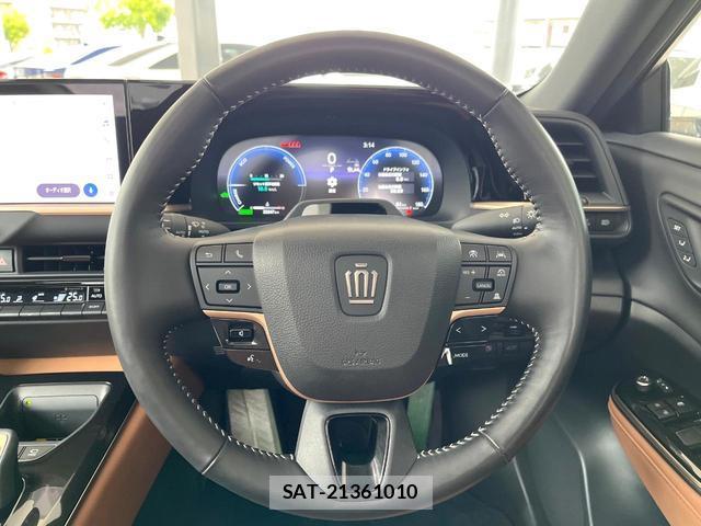 Toyota CROWN 2024-12 8856201-11