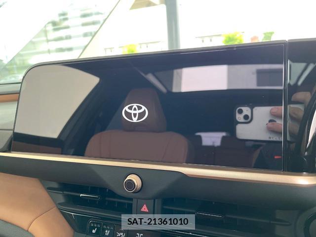Toyota CROWN 2024-12 8856201-2