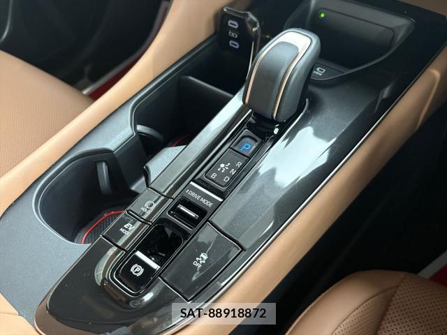 Toyota CROWN 2025-07 8856520-15