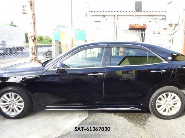 Toyota CROWN 2013-11 8853857-11