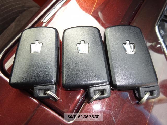 Toyota CROWN 2013-11 8853857-16