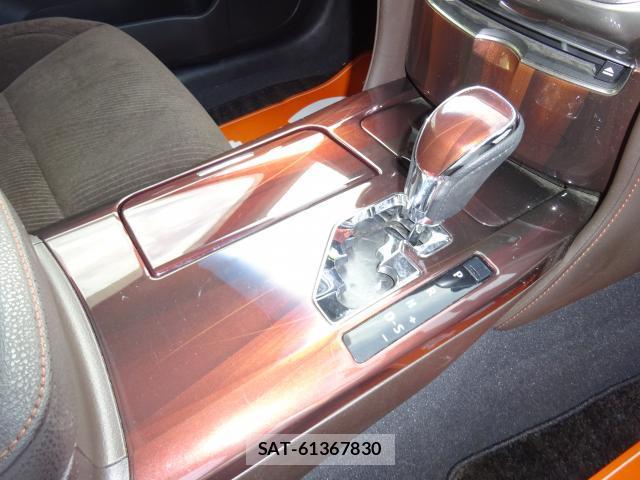 Toyota CROWN 2013-11 8853857-18