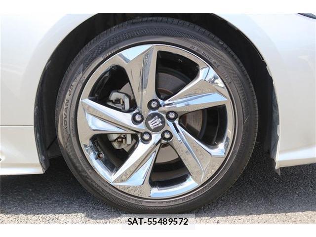 Toyota CROWN 2018-06 8854276-13