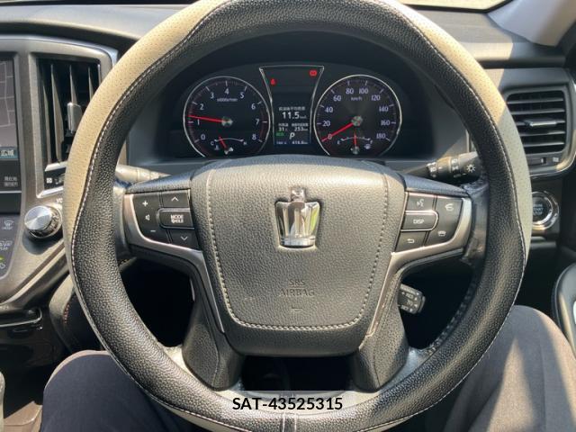 Toyota CROWN 2014-02 8854483-6