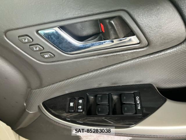 Toyota CROWN 2011-02 8854553-11