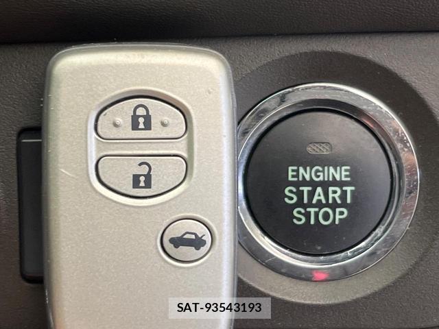 Toyota CROWN 2012-02 8856801-7