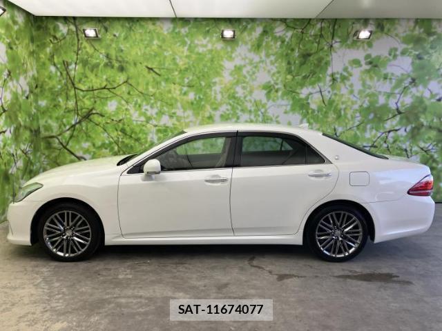 Toyota CROWN 2012-10 8857057-1