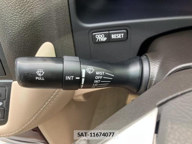 Toyota CROWN 2012-10 8857057-16