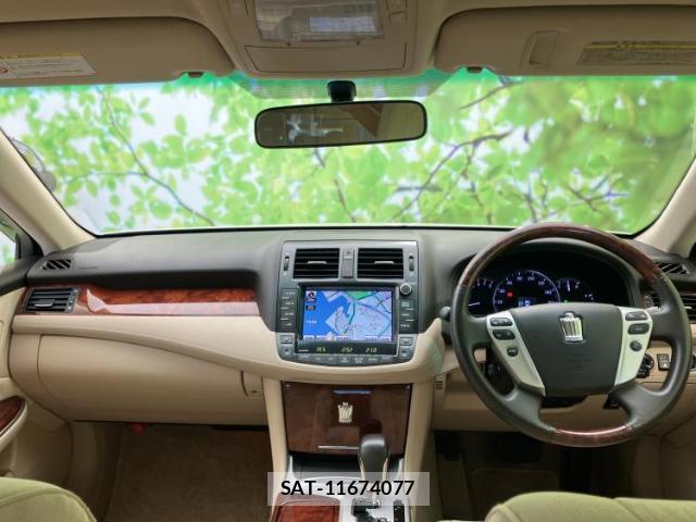 Toyota CROWN 2012-10 8857057-3