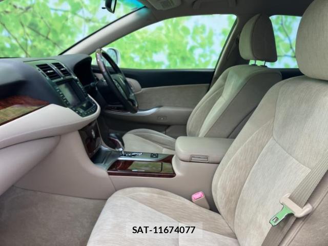 Toyota CROWN 2012-10 8857057-5