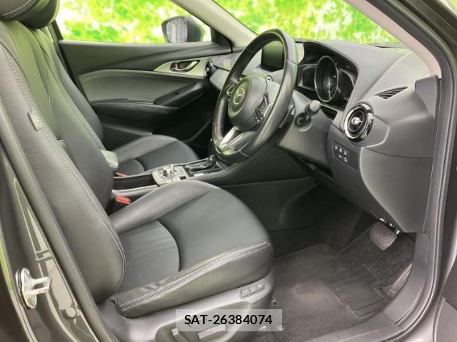 Mazda CX-3 2018-10 8854323-3