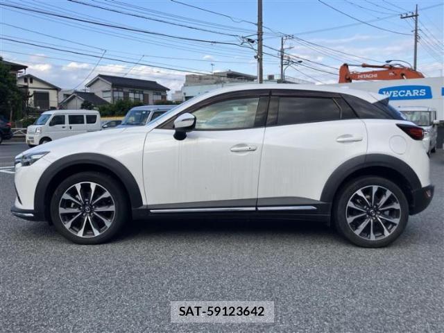 Mazda CX-3 2018-06 8854423-1
