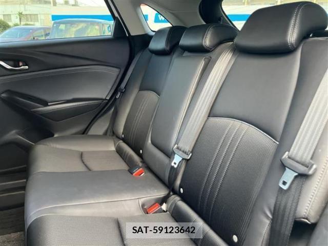 Mazda CX-3 2018-06 8854423-6